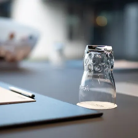 V8 At Motorworld Hotel