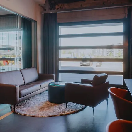 Hotel V8 At Motorworld Kolín nad Rýnem