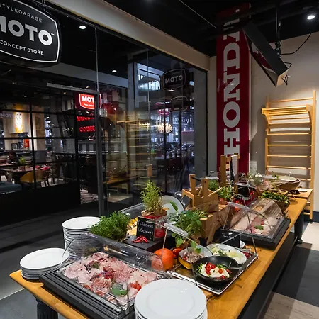 V8 At Motorworld 4* Kolín nad Rýnem