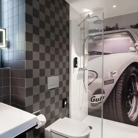 V8 At Motorworld Hotel Kolín nad Rýnem