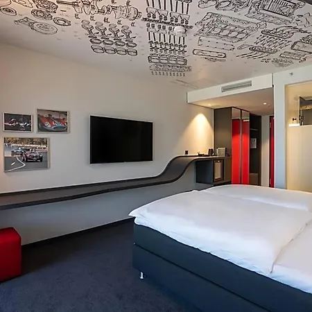 V8 At Motorworld Hotel