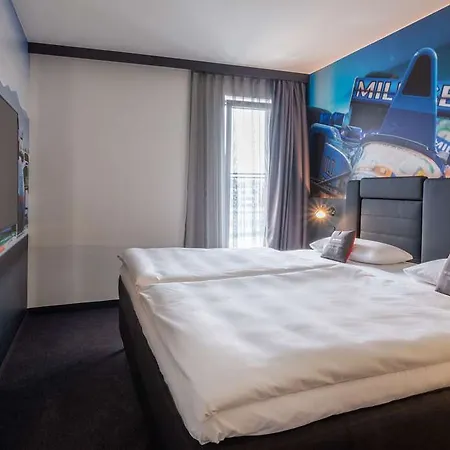 Hotel V8 At Motorworld Colonia