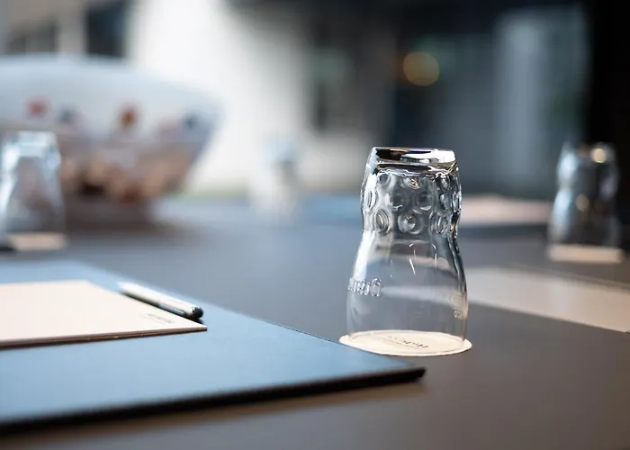 V8 At Motorworld Hotel