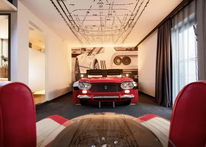 V8 At Motorworld 호텔