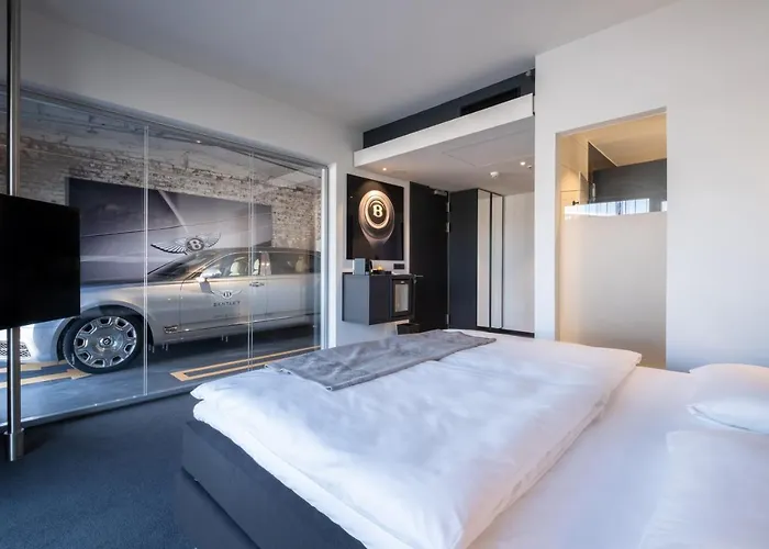 V8 At Motorworld Hotell