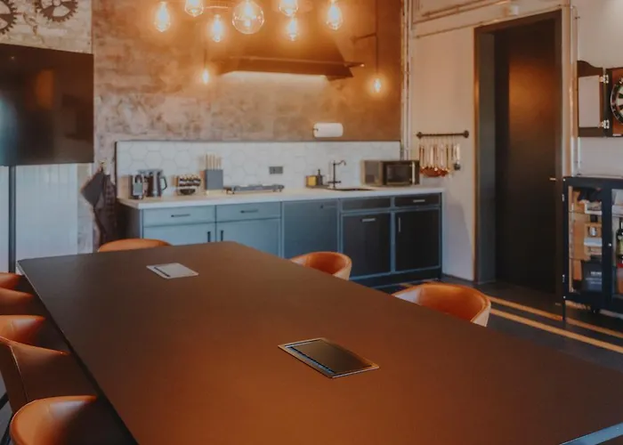 V8 At Motorworld Hotel Köln