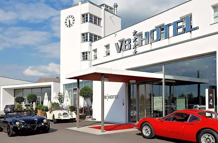 V8 At Motorworld Hotell 4*