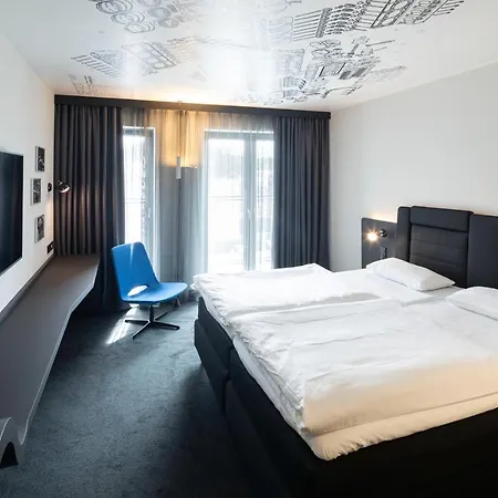 V8 At Motorworld Hotel