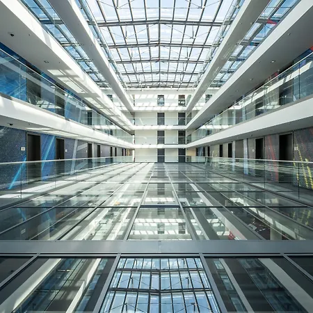 V8 At Motorworld Hotel