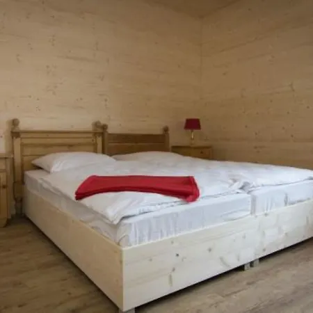 V8 At Motorworld Hotel