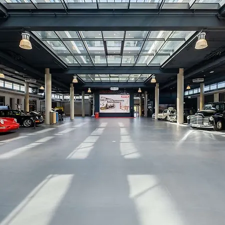 V8 At Motorworld Hotel Keulen