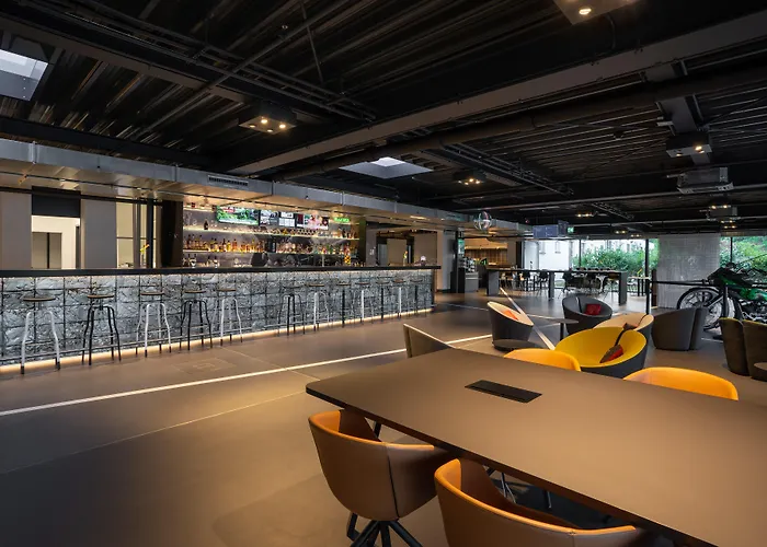 Otel V8 At Motorworld