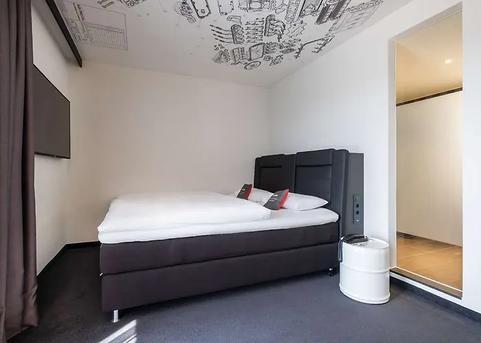 V8 At Motorworld Otel